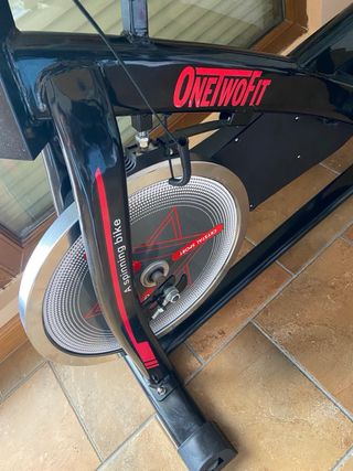 Bicicleta Spinning OneTwoFit Negra