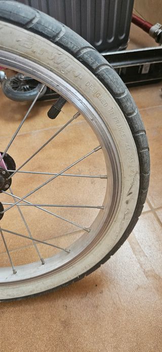 Bicicleta Infantil BTWIN 16 Rosa. Poco uso.