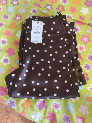 Pantalones Zara seda lunares talla M