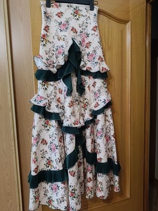 Falda flamenca con volantes