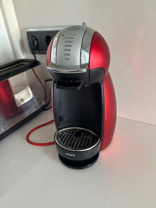 Cafetera Dolce Gusto Roja