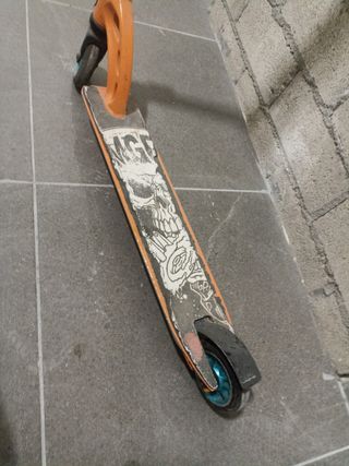 Patinete scooter naranja