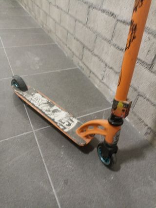 Patinete scooter naranja