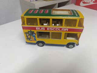 Autobús escolar doble piso antiguo