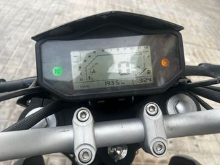 Keeway 125cc Negra con Detalles Aamrillos,