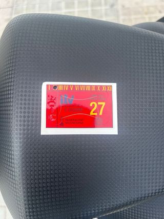 Keeway 125cc Negra con Detalles Aamrillos,