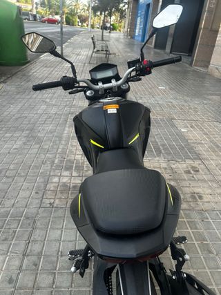 Keeway 125cc Negra con Detalles Aamrillos,