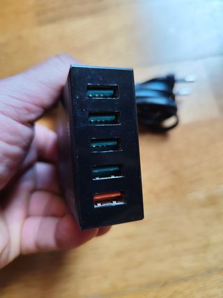Cargador Múltiple USB AUKEY Quickcharge