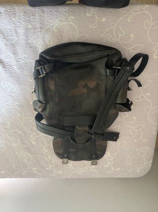 Mochila Valentino Camuflaje Negra y Verde