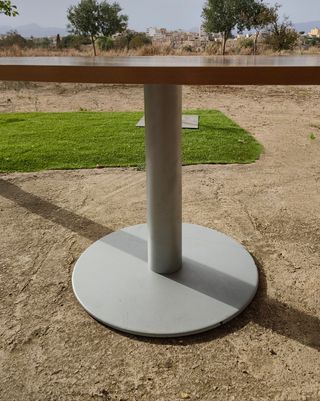 Mesa comedor/juntas madera y metal