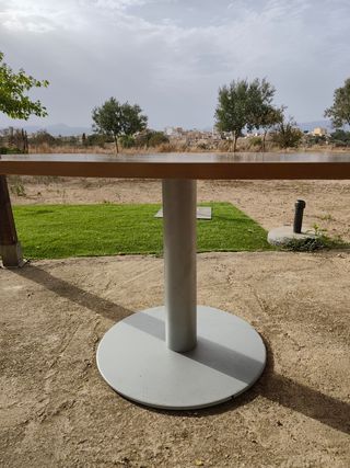 Mesa comedor/juntas madera y metal