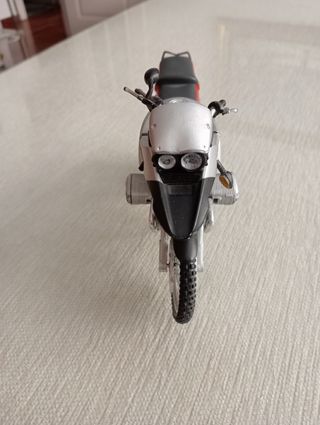 Moto BMW R1150GS a escala
