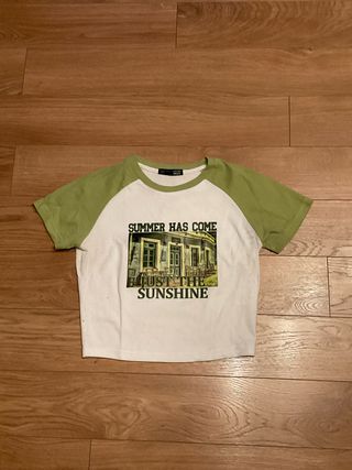 Camiseta verde con estampado Summer has come