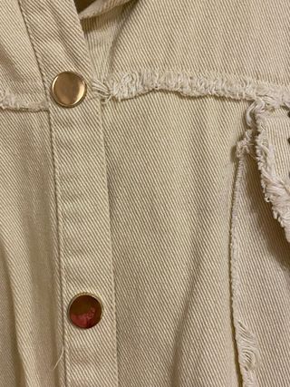 Sobrecamisa beige tachuelas 100% algodón
