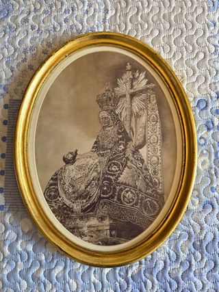 Cuadro Ovalado Dorado con Imagen Antigua
