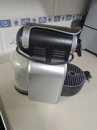Cafetera Nespresso DeLonghi, para piezas