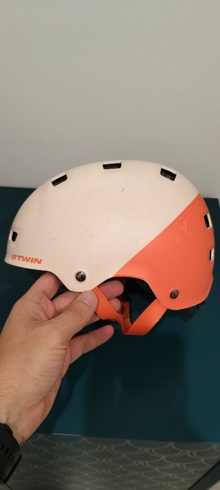 Bicicleta infantil 3-5 años con ruedines + casco.