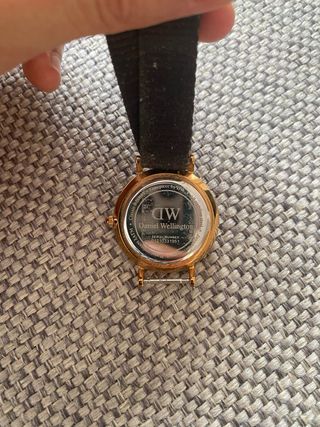 Reloj Daniel Wellington Negro y Dorado