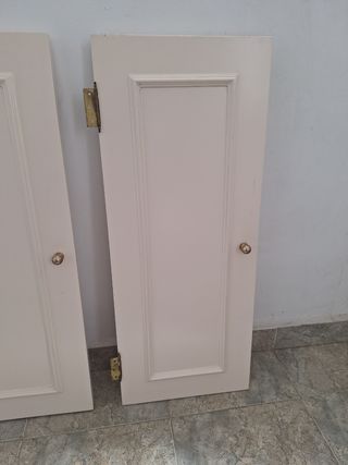 Puertas de madera + 7 baldas. PRECIO CERRADO
