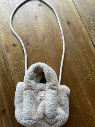 Bolso de pelo Zara niña beige
