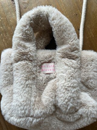 Bolso de pelo Zara niña beige