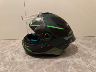2 Cascos moto MT HELMETS Gris y Verde como nuevos