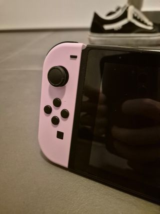 Nintendo Switch - Edizione Prima con Joy-Con
