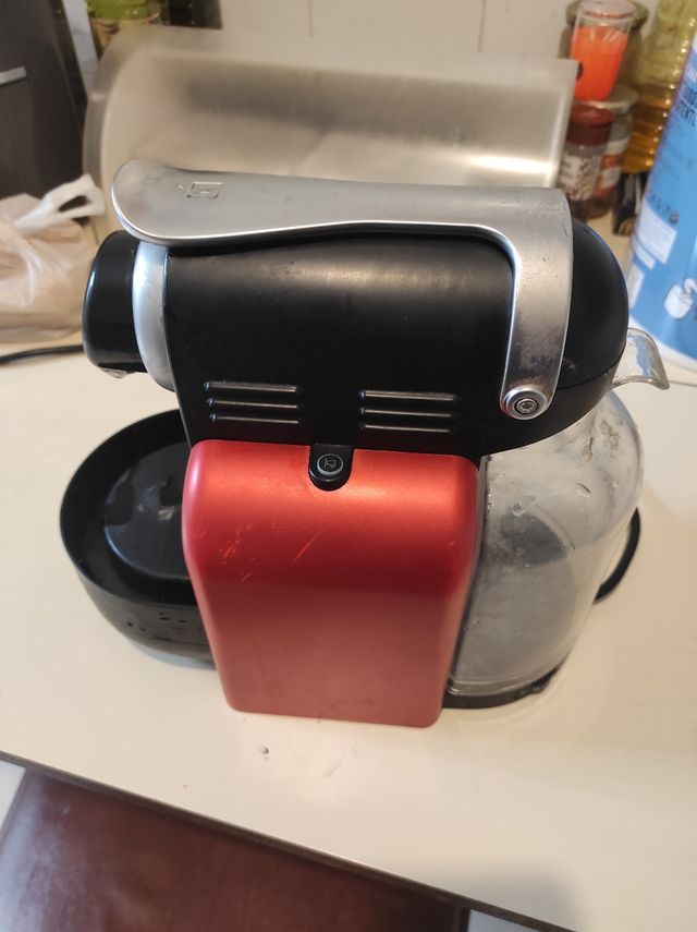 Cafetera Delonghi Nespresso EN95.R Roja