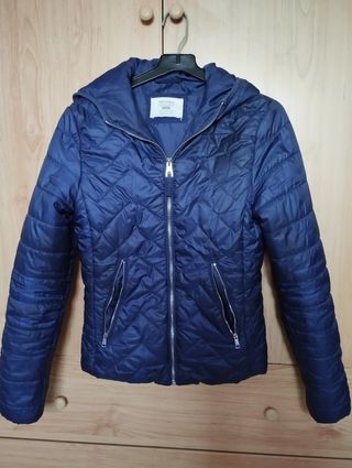 Cazadora Bershka azul con capucha