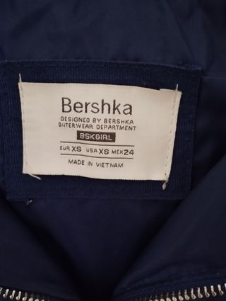 Cazadora Bershka azul con capucha