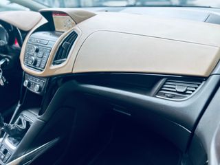 Opel Zafira Tourer 2015