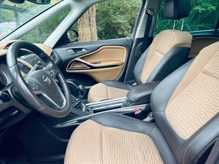 Opel Zafira Tourer 2015
