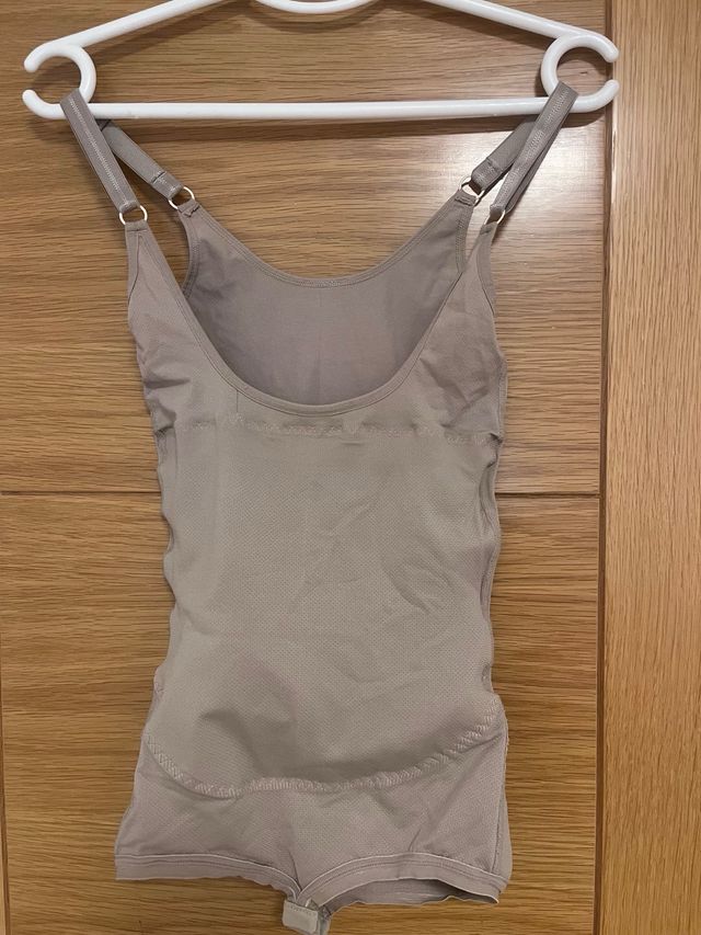 Faja Moldeadora Mujer Busto Abierto Beige