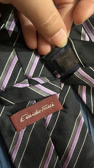 Corbata Negra con Rayas Moradas y Grises