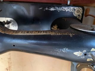 Máquina de coser Singer antigua, de 1884