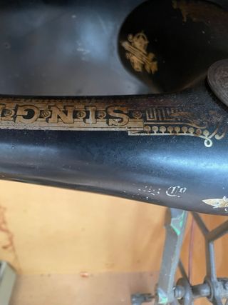 Máquina de coser Singer antigua, de 1884