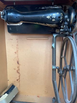 Máquina de coser Singer antigua, de 1884