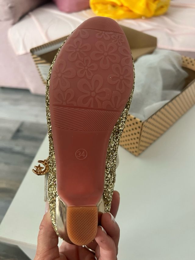 Zapatos de niña dorados con brillos n 34