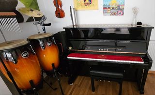 Ofertaaaa  Piano Acústico Japonés Negro brillante