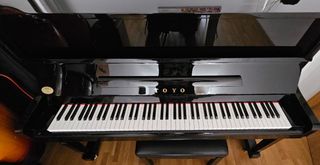 Ofertaaaa  Piano Acústico Japonés Negro brillante