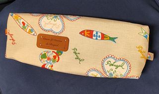 Estuche de material impermeale