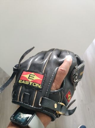 2 Guantes de Béisbol Easton Cuero