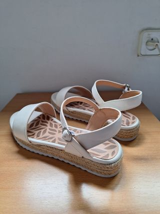 SANDALIAS DE MUJER MUSTANG
