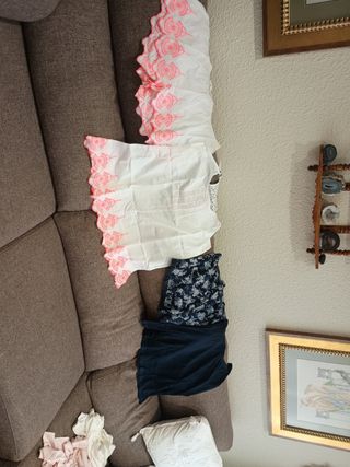 Pijama azul y blanco...10€ cada uno.