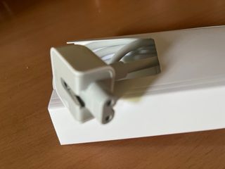 Caja y cable Apple 45W MagSafe 2