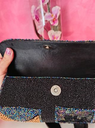 Bolso de fiesta negro con abalorios