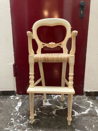 Trona de bebé pintada a mano