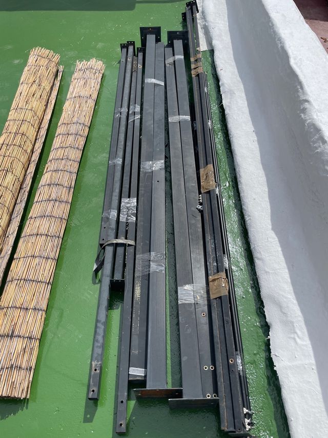 Pérgola para terraza metálica y de tela