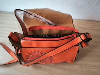 Bolso Desigual piel naranja bandolera