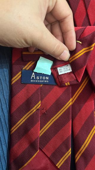 Corbata Rayas Rojas y Doradas